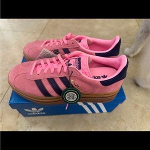 NWT Adidas gazelle bold glow